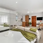 Bellavista, Bajo B 公寓 *